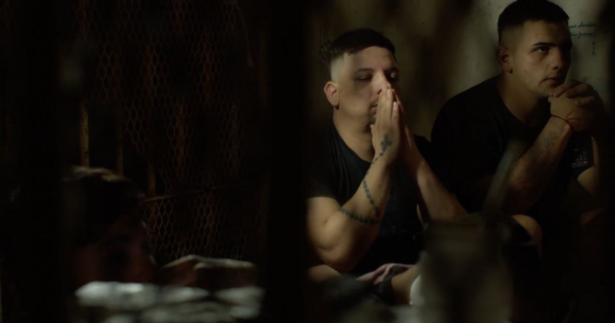 Crítica de "El Libro de los Jueces", documental que aborda el trabajo judicial restaurativo y la vida en las cárceles