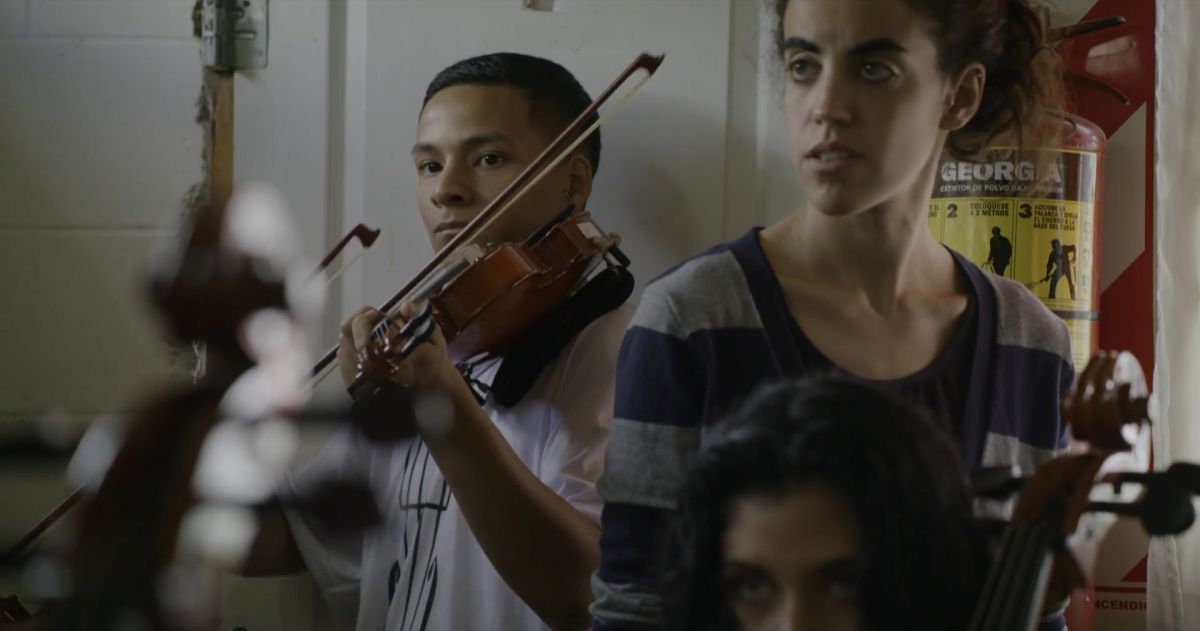 Crítica de "El Libro de los Jueces", documental que aborda el trabajo judicial restaurativo y la vida en las cárceles