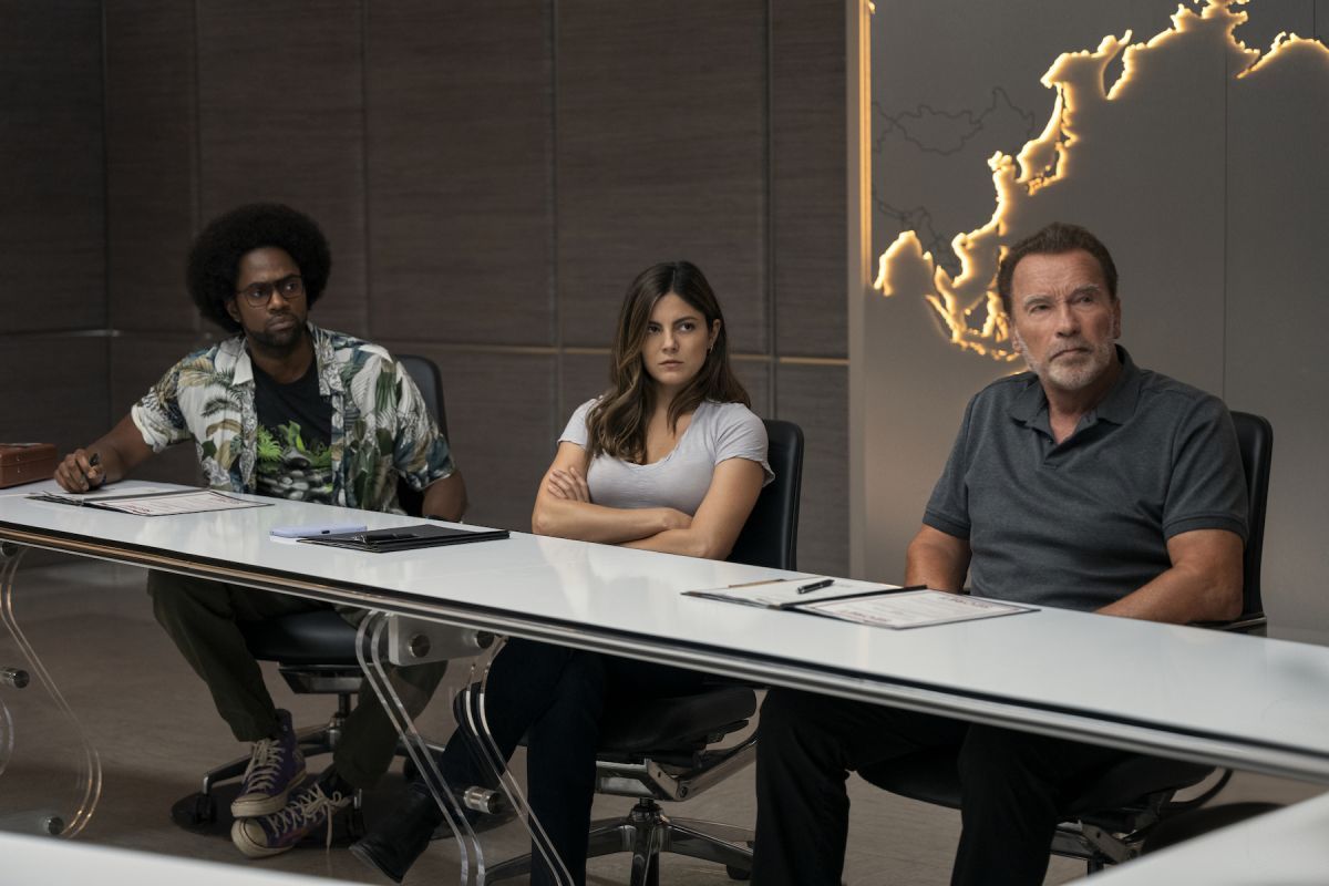 Crítica de “FUBAR”, Arnold Schwarzenegger y una parodia sin gracia