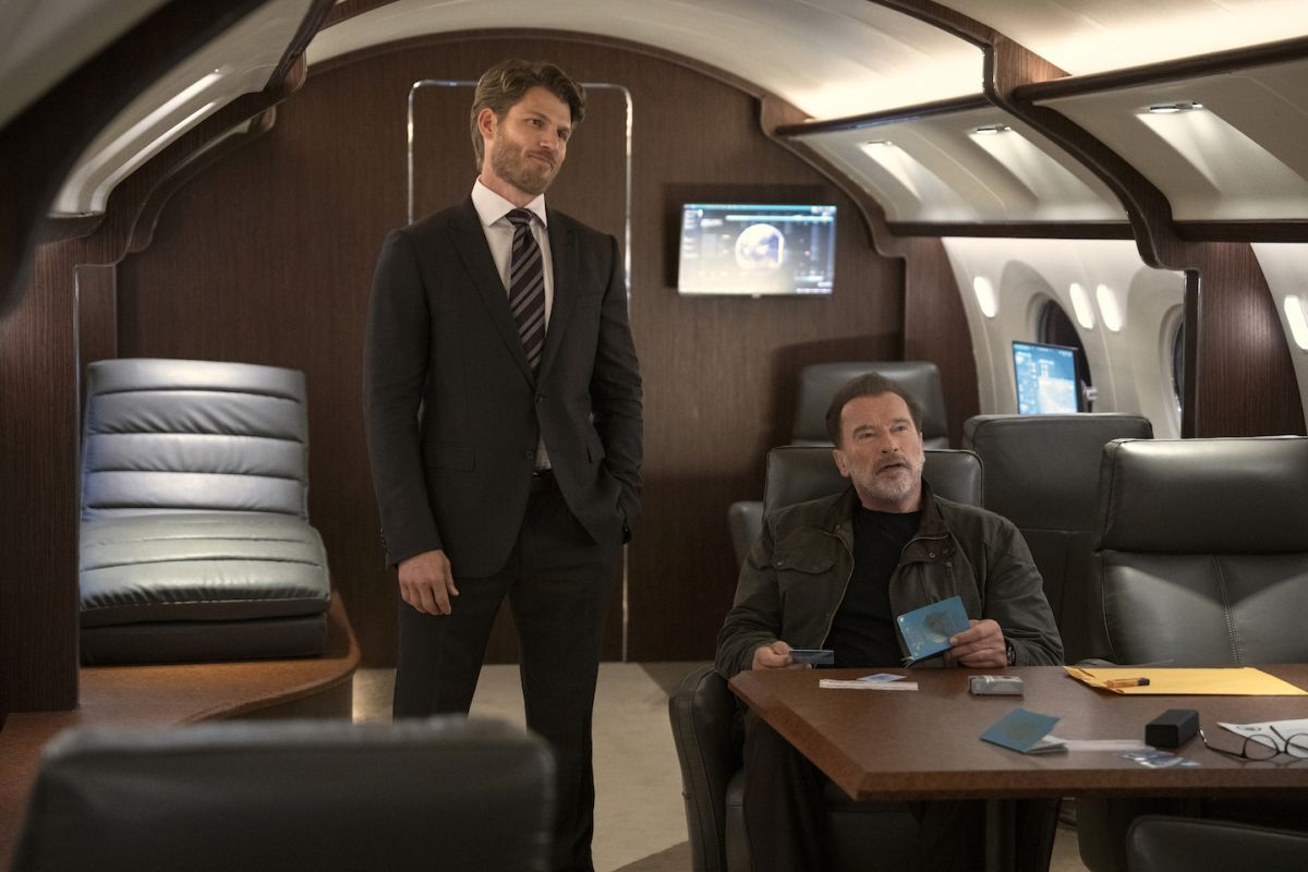 Crítica de “FUBAR”, Arnold Schwarzenegger y una parodia sin gracia