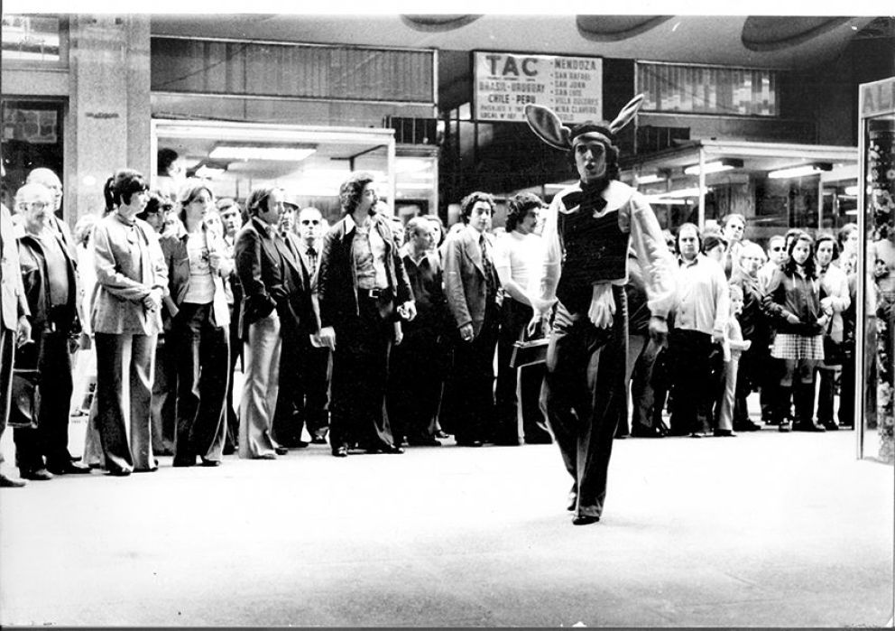 El esperado reestreno de "Alicia en el país de las maravillas" restaurada y remasterizada, con música de Charly García