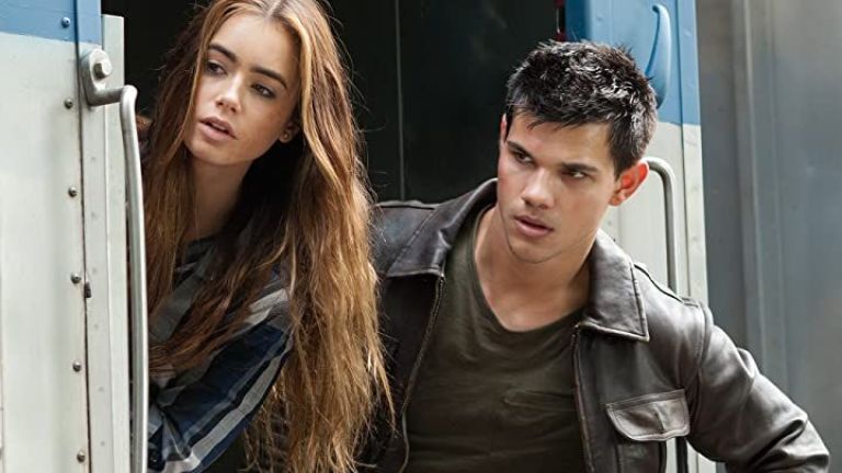 Crítica de "Sin escape / Identidad secreta", un producto para la estrellita Taylor Lautner
