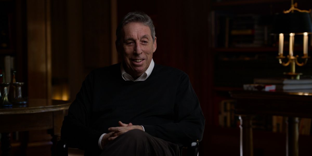 Crítica de “Arnold”, la biopic de Schwarzenegger con la metáfora del alpinista