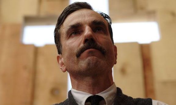 Crítica de “Petróleo sangriento”, Daniel Day-Lewis es el gran predicador