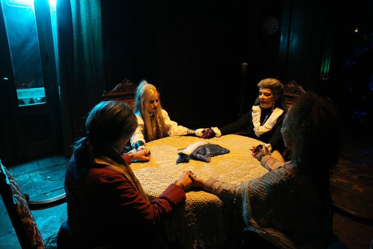 Crítica de “Juego de brujas”, los peligros de la realidad virtual