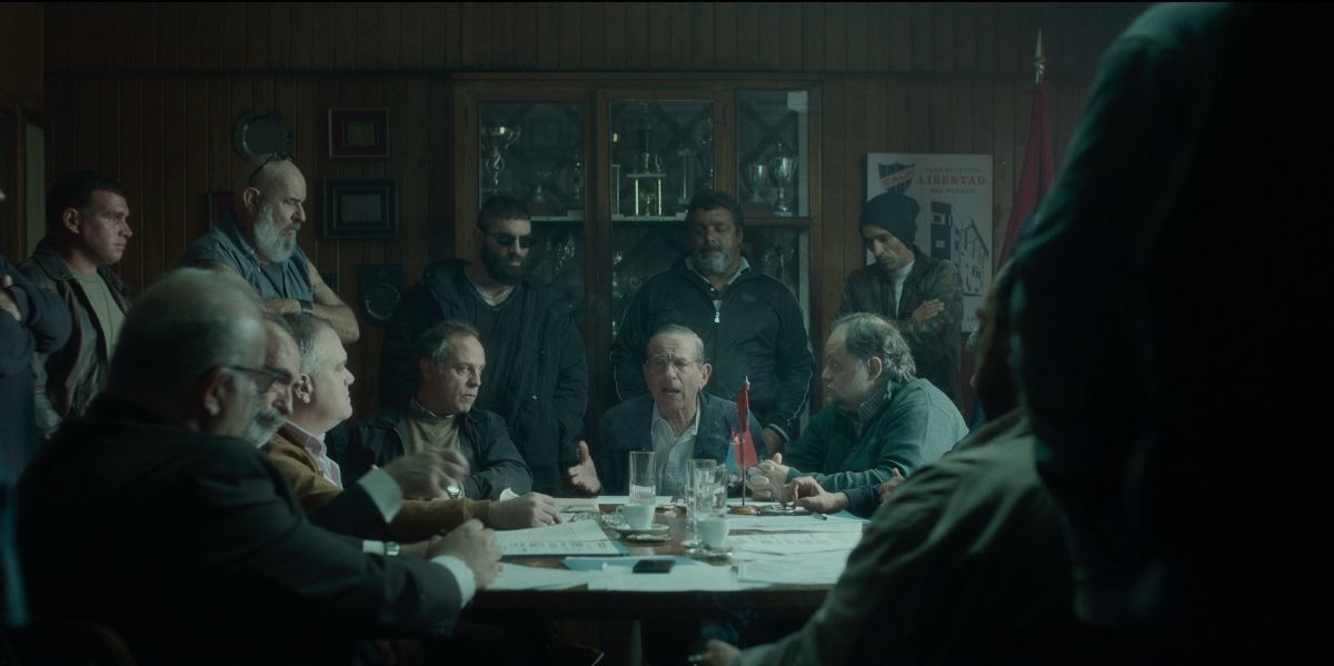 Crítica de “Barrabrava”, los violentos del negocio del fútbol con Gastón Pauls y Matías Mayer