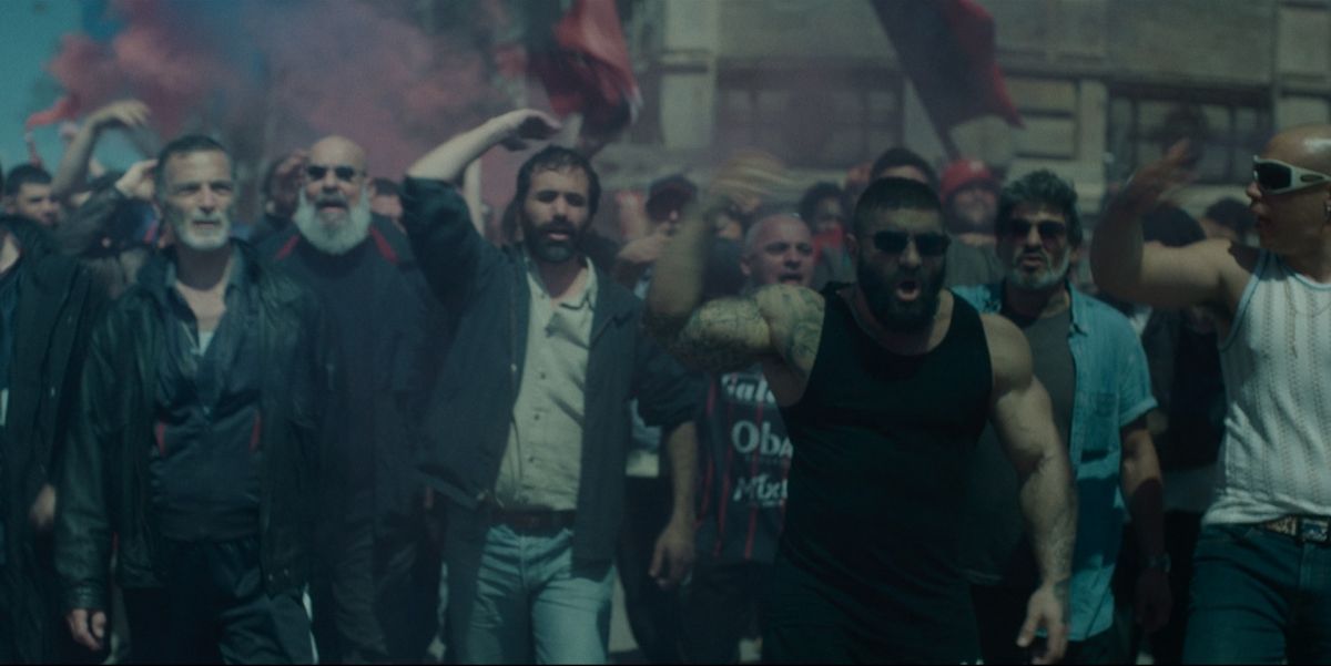 Crítica de “Barrabrava”, los violentos del negocio del fútbol con Gastón Pauls y Matías Mayer